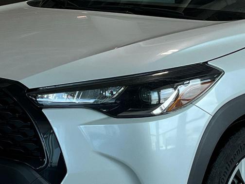 Wind Chill Pearl 2023 Toyota Corolla Cross L