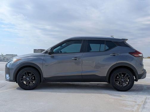 2022 Nissan Kicks SV