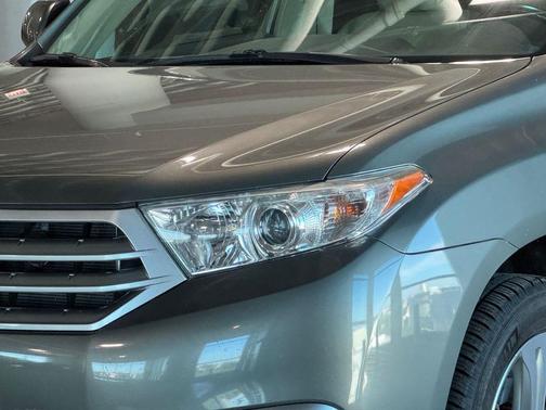 Cypress Pearl 2011 Toyota Highlander Limited