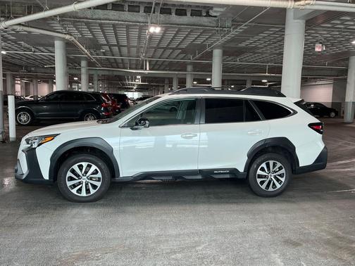 Crystal White Pearl 2024 Subaru Outback Premium