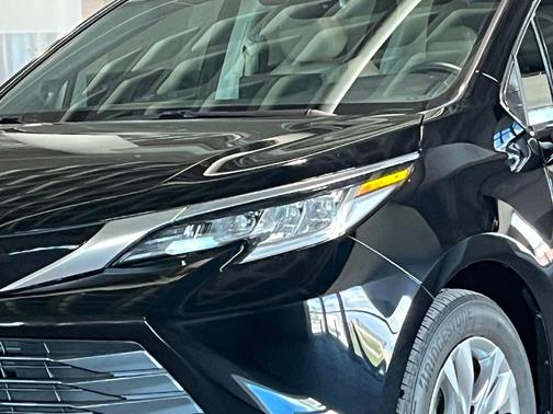 Midnight Black Metallic 2023 Toyota Sienna Limited