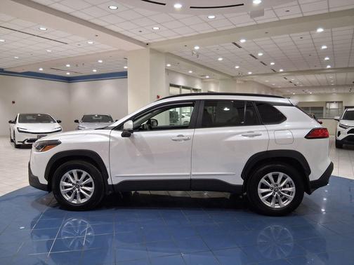 2023 Toyota Corolla Cross LE