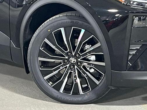 Midnight Black Metallic 2026 Toyota C-HR XSE