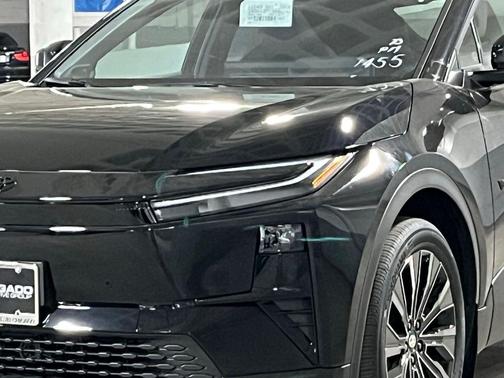 Midnight Black Metallic 2026 Toyota C-HR XSE