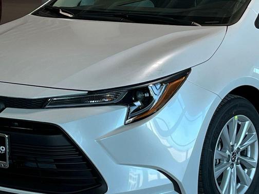 Wind Chill Pearl 2026 Toyota Corolla LE