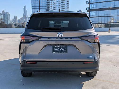 2023 Toyota Sienna XLE