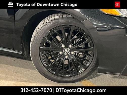 Midnight Black Metallic 2019 Toyota Camry SE