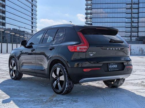 2020 Volvo XC40 T4 Momentum