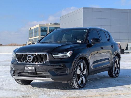 2020 Volvo XC40 T4 Momentum