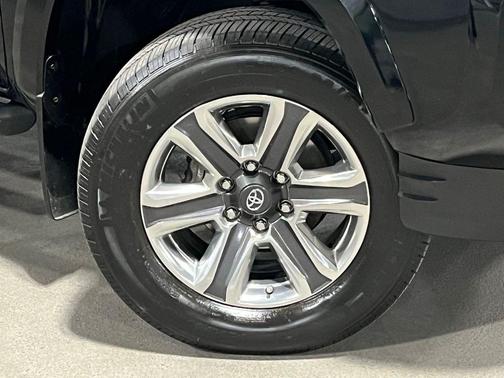 Midnight Black Metallic 2019 Toyota Tacoma Limited