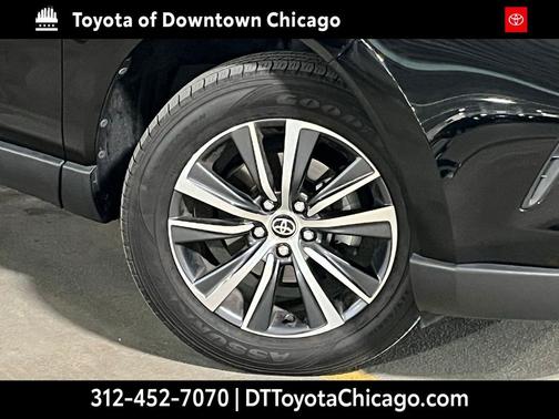 Black 2021 Toyota Venza LE
