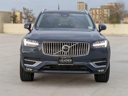 2023 Volvo XC90 B5 Plus