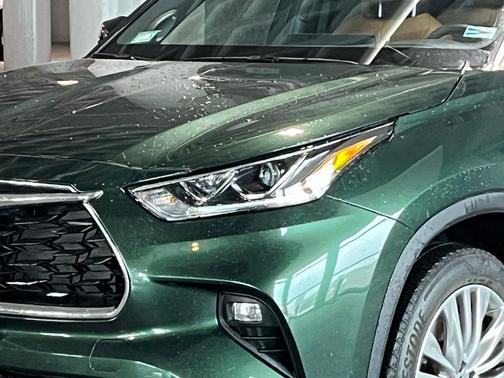 Cypress 2023 Toyota Highlander Platinum