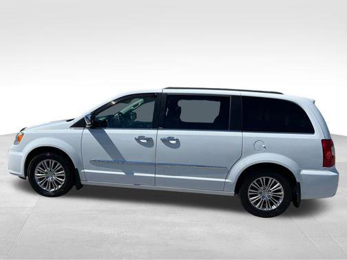 2013 Chrysler Town & Country Touring-L