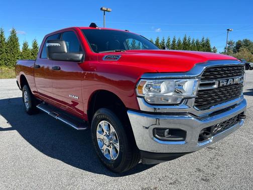 2024 RAM 2500 Big Horn Crew Cab 4x4 6'4' Box