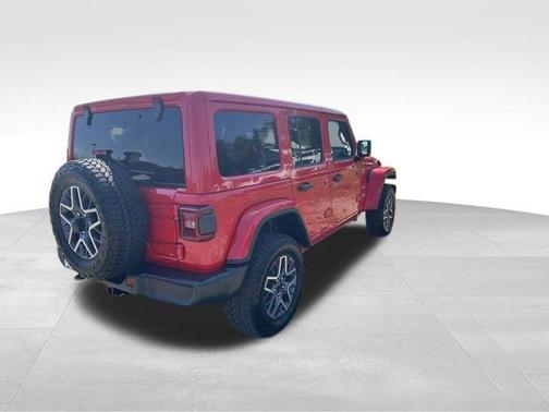 2024 Jeep Wrangler 4-Door Sahara 4x4