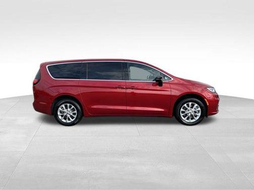 2025 Chrysler Pacifica L