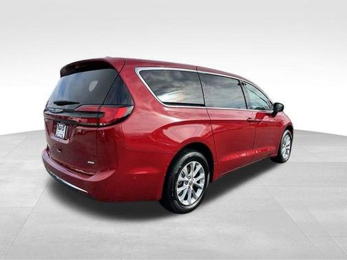 2025 Chrysler Pacifica L