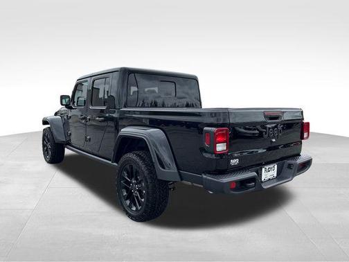 2025 Jeep Gladiator Nighthawk