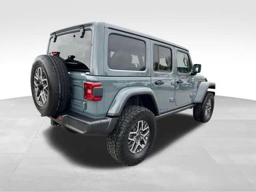 2024 Jeep Wrangler 4-Door Sahara 4x4