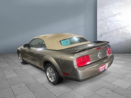 2005 Ford Mustang Premium