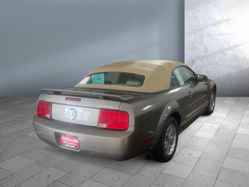 2005 Ford Mustang Premium