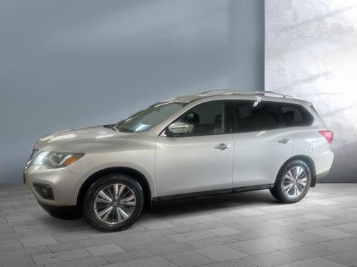 2017 Nissan Pathfinder SL