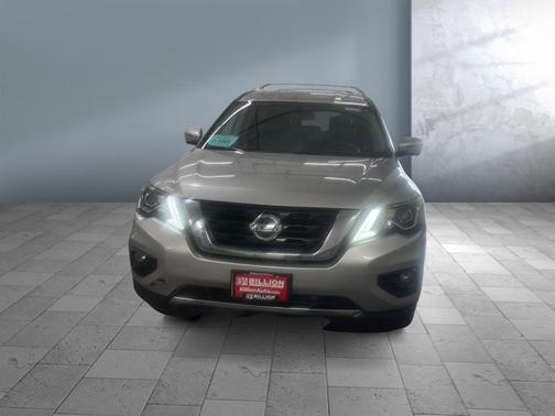 2017 Nissan Pathfinder SL