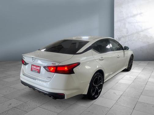 2023 Nissan Altima SR Intelligent AWD