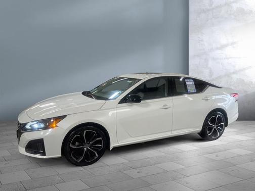 2023 Nissan Altima SR Intelligent AWD