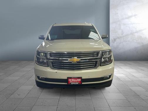 White Diamond Tricoat 2015 Chevrolet Suburban 1500 LTZ