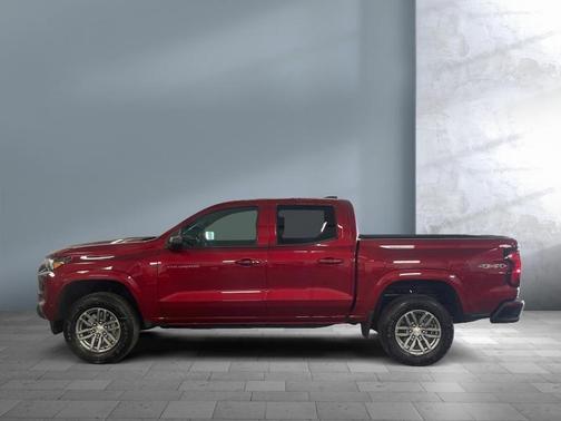 Radiant Red Tintcoat 2026 Chevrolet Colorado LT
