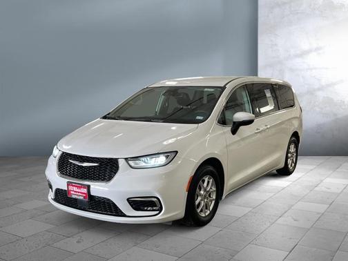 2023 Chrysler Pacifica Touring-L