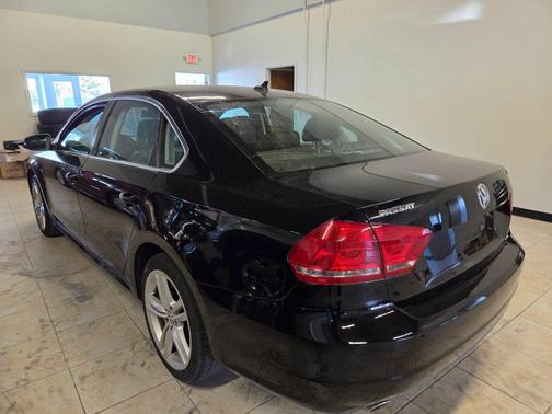 2013 Volkswagen Passat 2.0 TDI SE w/ Sunroof