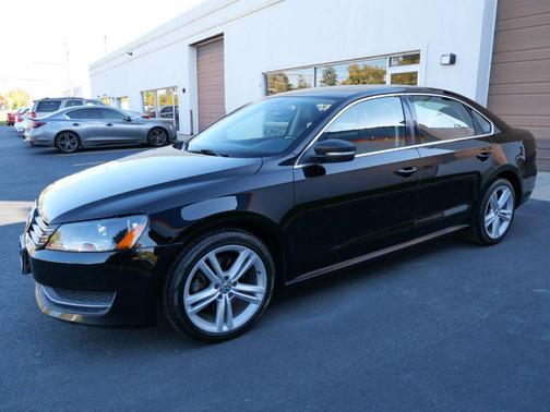 2013 Volkswagen Passat 2.0 TDI SE w/ Sunroof