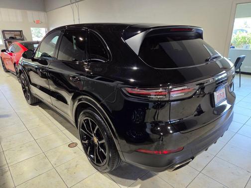 Black 2021 Porsche Cayenne Cayenne