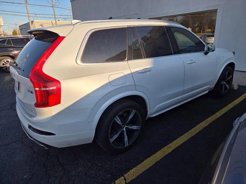2017 Volvo XC90 T6 R-Design