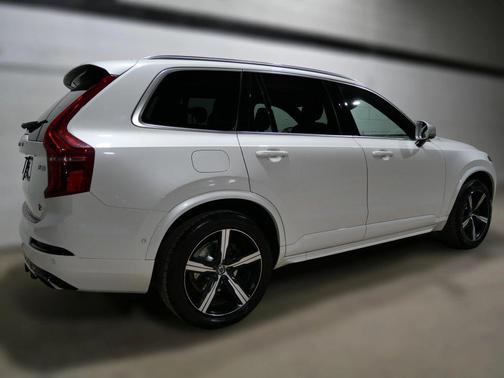 2017 Volvo XC90 T6 R-Design