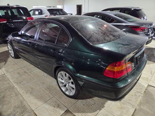 2003 BMW 325 325i Sedan 4D