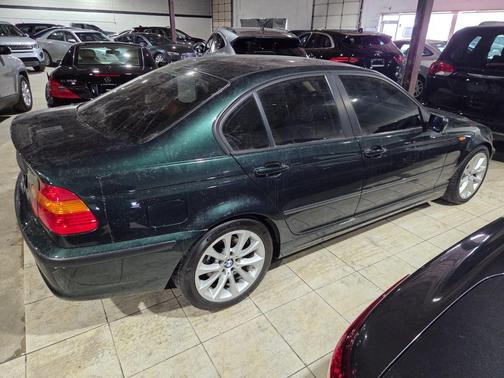 2003 BMW 325 325i Sedan 4D