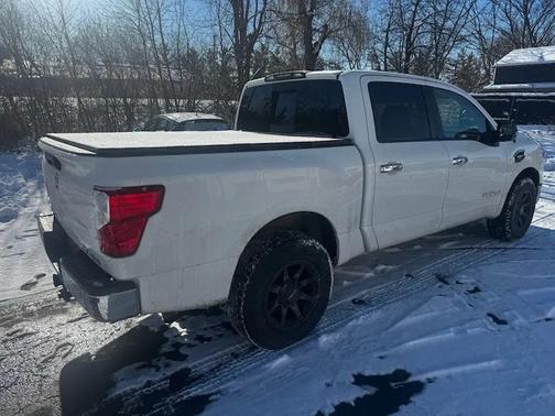 2017 Nissan Titan SV