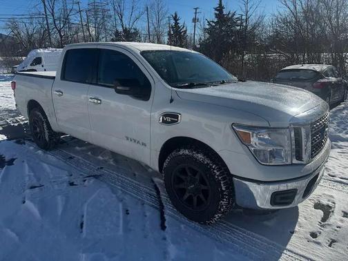 2017 Nissan Titan SV