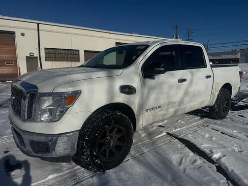2017 Nissan Titan SV