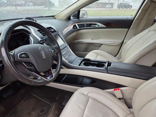 2016 Lincoln MKZ Base