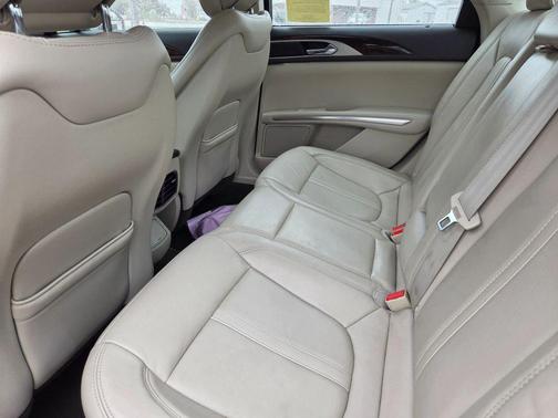 2016 Lincoln MKZ Base