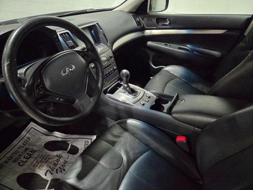 2011 INFINITI G37x Base