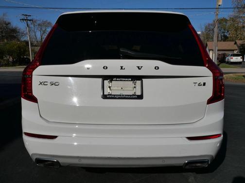 2018 Volvo XC90 T6 Momentum