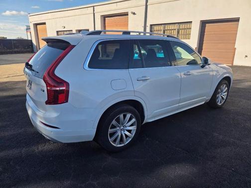 2018 Volvo XC90 T6 Momentum
