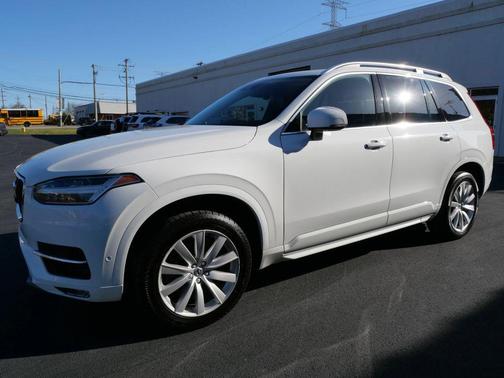2018 Volvo XC90 T6 Momentum