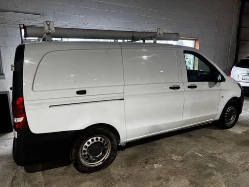 2017 Mercedes-Benz Metris Base